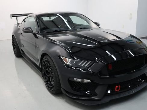 Used 2019 Ford Mustang Shelby GT350R w/ GT350R Equipment Group 920A RWD image 57