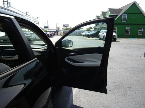 Used 2020 Buick Encore GX Select FWD image 23