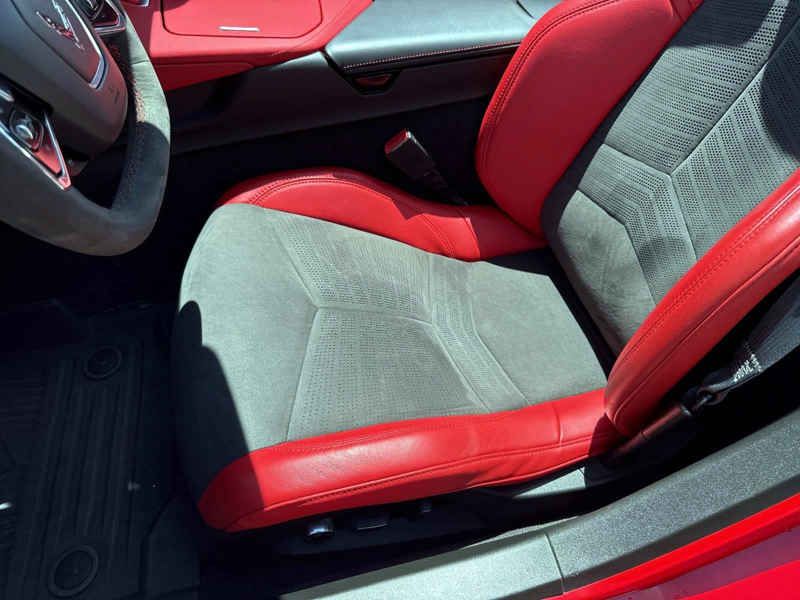 Used 2022 Chevrolet Corvette Stingray Preferred Conv w/ Z51 Performance Package RWD image 12