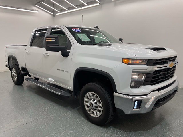 Used 2025 Chevrolet Silverado 2500 LT w/ Convenience Package AWD/4WD image 8