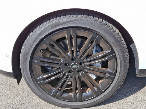 Certified 2023 Land Rover Range Rover SE image 9