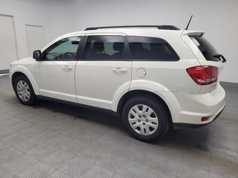 Used 2019 Dodge Journey SE image 3