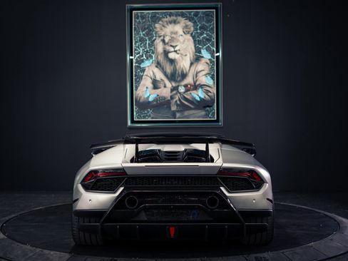 Used 2018 Lamborghini Huracan Performante AWD/4WD image 33