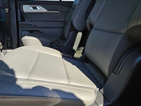 New 2026 Ford Explorer Active w/ Active Comfort Package image 16