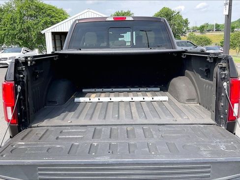 Used 2019 Ford F150 Lariat w/ Equipment Group 502A Luxury AWD/4WD image 9