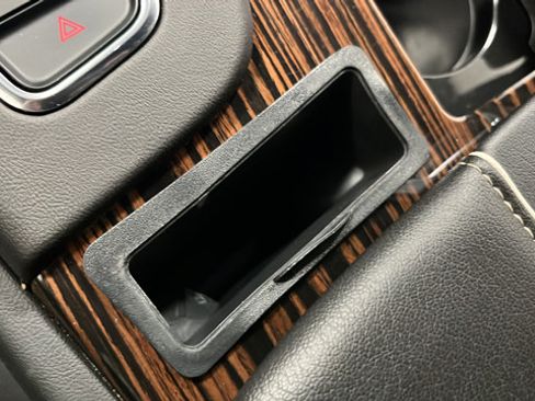 Used 2024 Cadillac Escalade ESV Luxury AWD/4WD image 34