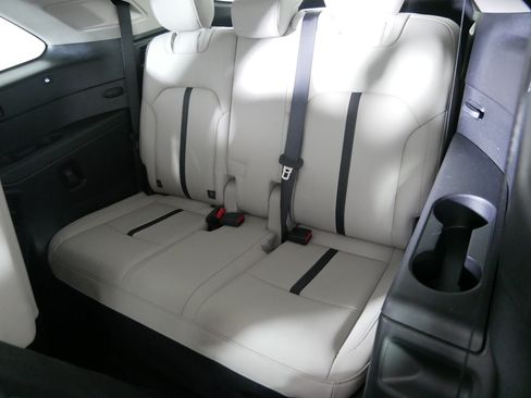 Certified 2024 MAZDA CX-90 Plug-In Hybrid w/ Preferred AWD/4WD image 33