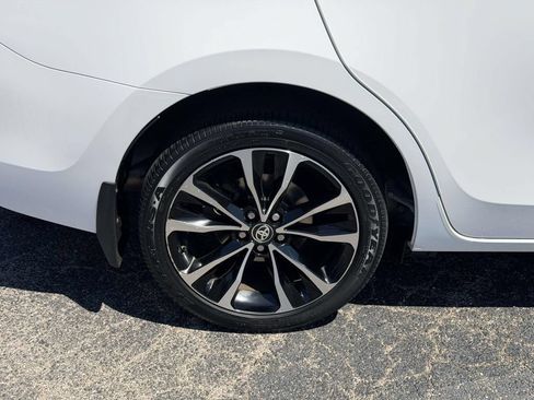 Used 2018 Toyota Corolla SE w/ SE Premium Package FWD image 25