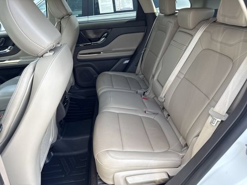 Used 2022 Lincoln Corsair AWD w/ Premium Package image 31
