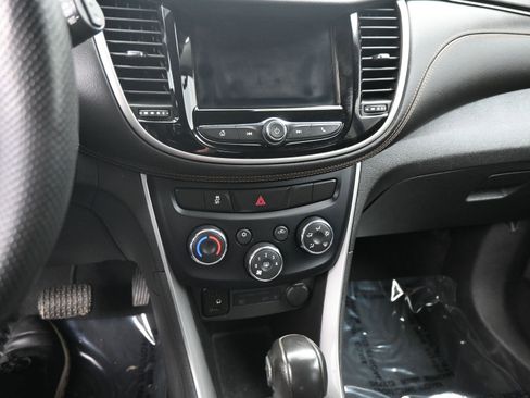 Used 2019 Chevrolet Trax LS image 15
