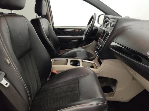 Used 2017 Dodge Grand Caravan SXT image 21
