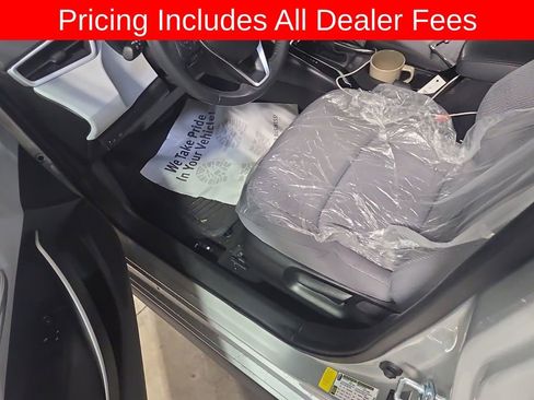 Used 2025 Toyota Corolla SE FWD image 6