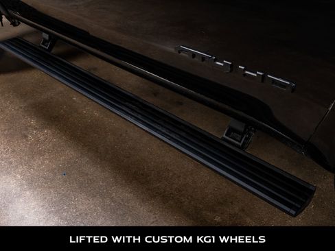 Used 2024 GMC Sierra 2500 AT4 w/ AT4 Premium Plus Package image 12