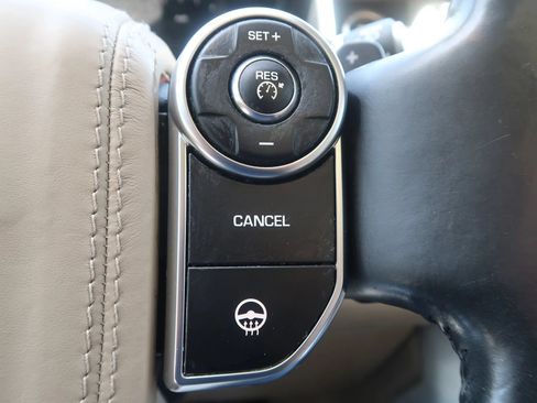 Used 2015 Land Rover Range Rover Supercharged AWD/4WD image 36