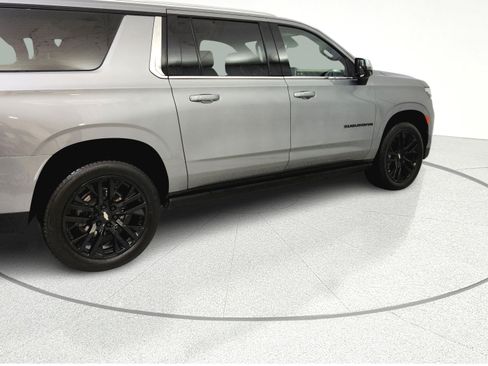 Used 2023 Chevrolet Suburban Premier AWD/4WD image 9