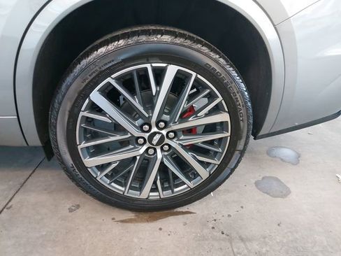 Used 2025 Cadillac XT6 Sport w/ LPO, Floor Liner Package image 35