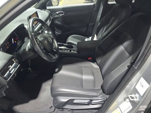 Used 2025 Honda Civic Sport image 6