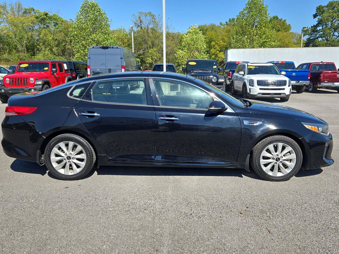 Used 2018 Kia Optima EX w/ Technology Package FWD image 8