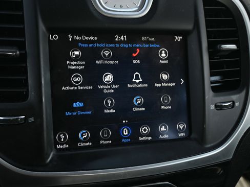 Used 2020 Chrysler 300 Touring image 10