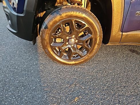 Used 2017 Jeep Renegade Latitude image 11