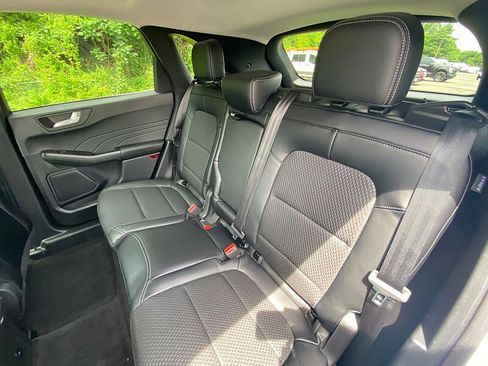 New 2025 Ford Escape SE FWD image 25