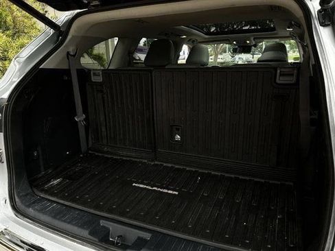 Used 2021 Toyota Highlander Platinum AWD/4WD image 38