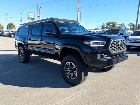 Used 2022 Toyota Tacoma TRD Sport image 2