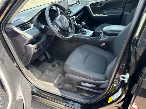 Used 2025 Toyota RAV4 LE FWD image 7