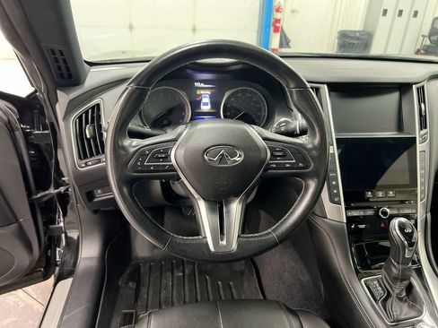 Used 2018 INFINITI Q60 3.0t Luxe w/ Sensory Package 3.0T Luxe AWD/4WD image 11