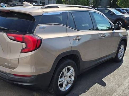 Used 2018 GMC Terrain SLE w/ Driver Convenience Package AWD/4WD image 5