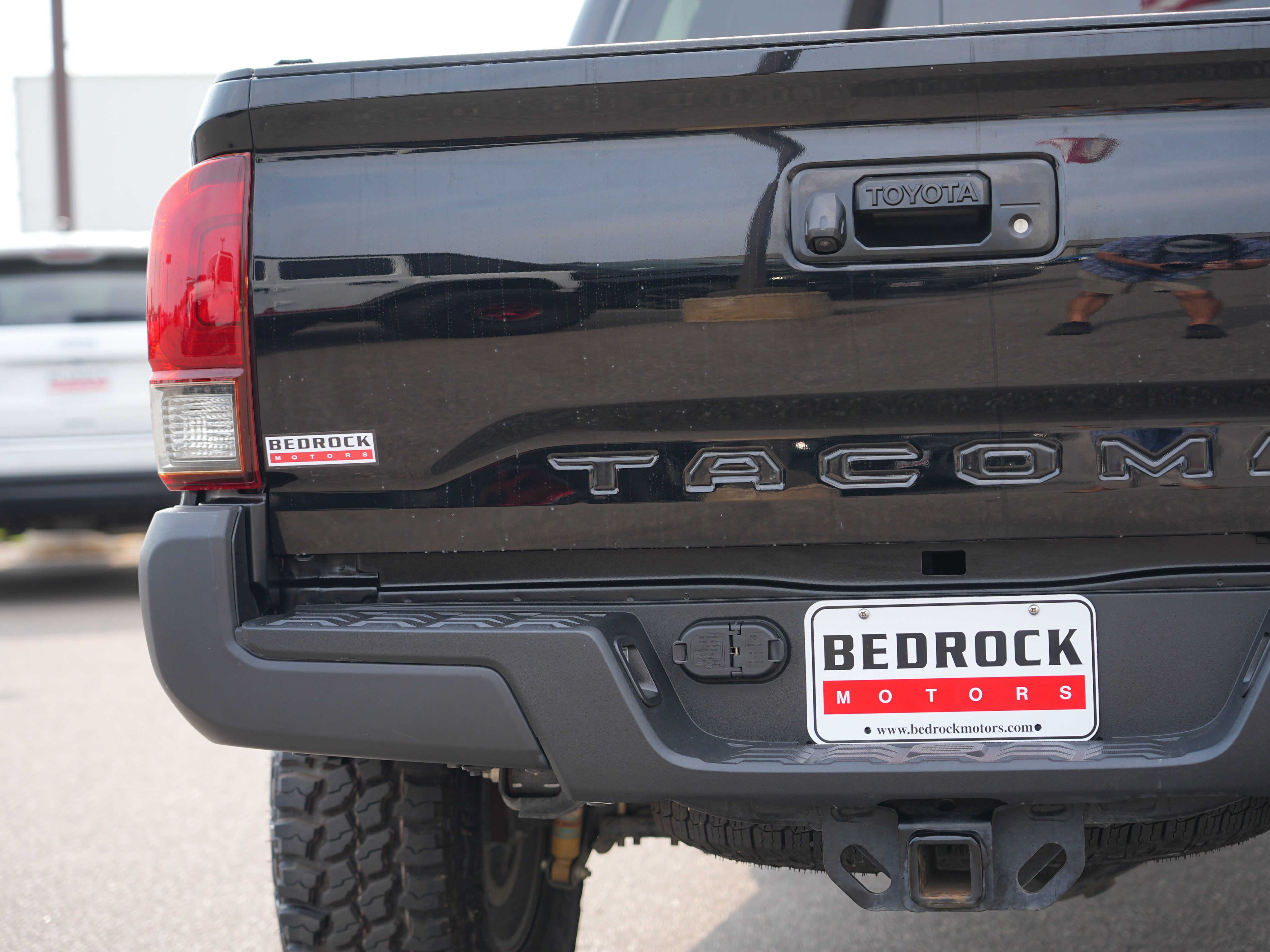 Used 2022 Toyota Tacoma TRD Off-Road AWD/4WD image 10