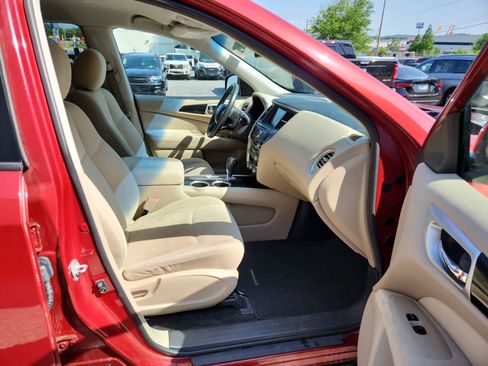 Used 2016 Nissan Pathfinder SV w/ Cargo Package FWD image 19