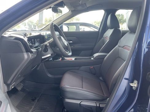 New 2025 Nissan Kicks SR image 13