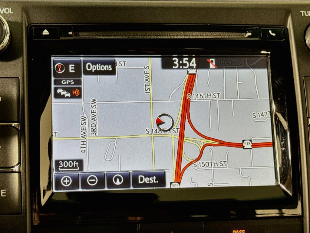 Used 2015 Toyota Camry XLE w/ Moonroof Package FWD image 28