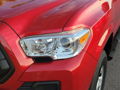 Certified 2022 Toyota Tacoma SR image 10