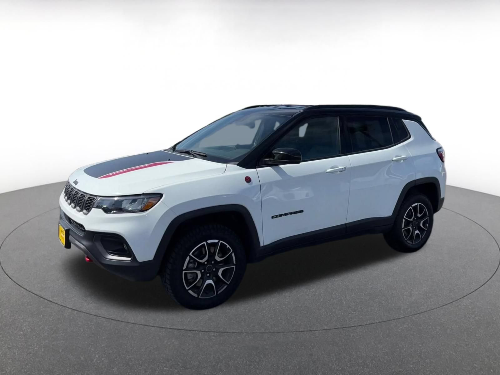 Used 2025 Jeep Compass Trailhawk AWD/4WD image 7