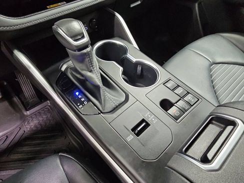 Used 2024 Toyota Highlander XSE FWD image 22