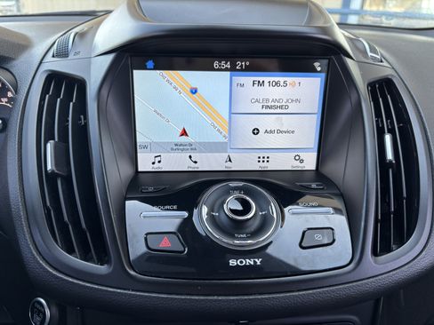 Used 2019 Ford Escape Titanium AWD/4WD image 18
