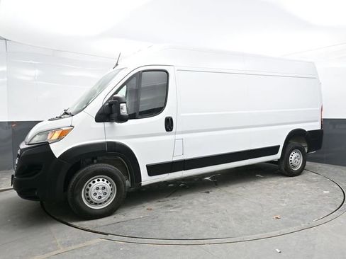 Used 2025 RAM ProMaster 2500 w/ Convenience Group image 3