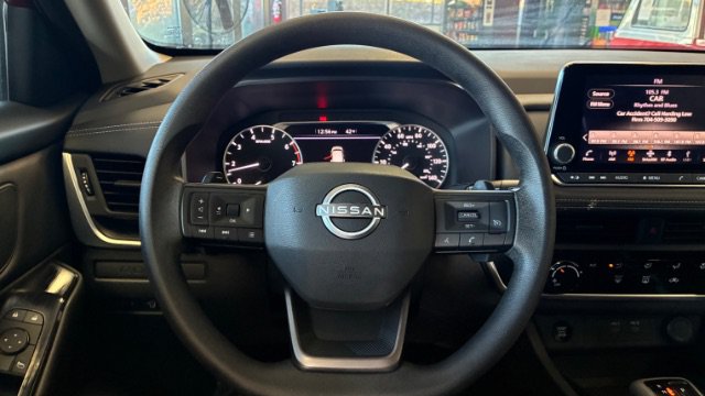 Used 2025 Nissan Rogue S FWD image 20