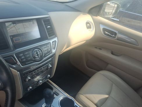 Used 2019 Nissan Pathfinder SL image 25