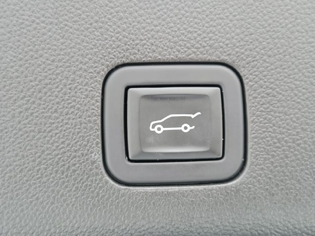 Used 2023 Cadillac Escalade Sport Platinum RWD image 17