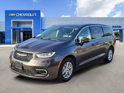 Used 2023 Chrysler Pacifica Touring-L