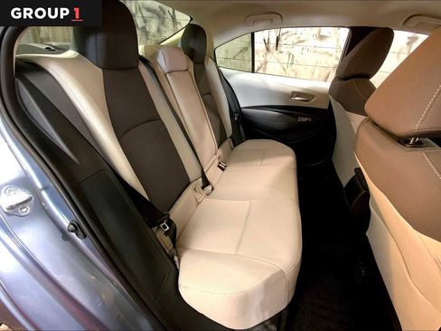 Used 2021 Toyota Corolla LE image 19