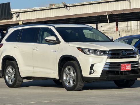 Used 2019 Toyota Highlander Limited image 10