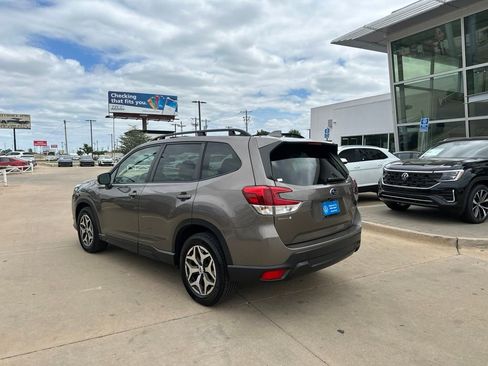 Used 2022 Subaru Forester Premium AWD/4WD image 7