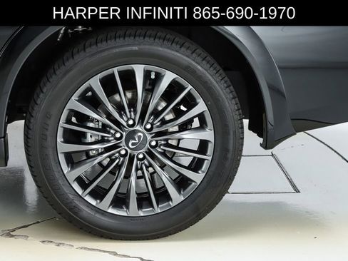 Used 2024 INFINITI QX80 Sensory image 7