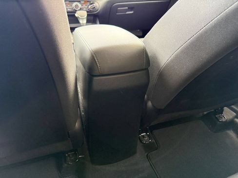 Used 2025 Kia Soul LX w/ LX Technology Package FWD image 22