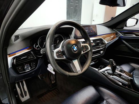 Used 2019 BMW 530i 530i w/ M Sport Package image 13
