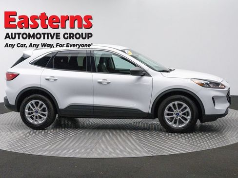 Used 2022 Ford Escape SE FWD image 4
